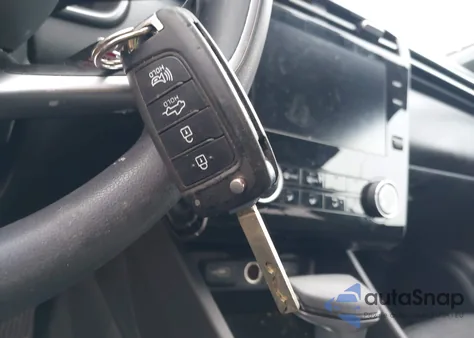 2022 Hyundai Santa Cruz Se z USA, uszkodzony, nr VIN 5NTJA4AE9NH011514